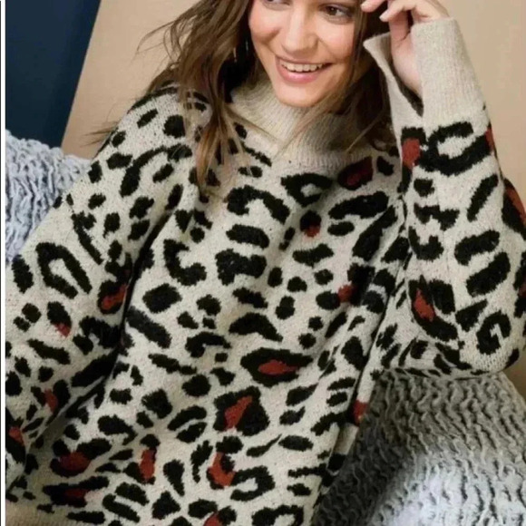Cozy Chunky Oversized Leopard Print Sweater - Picture 6 of 7